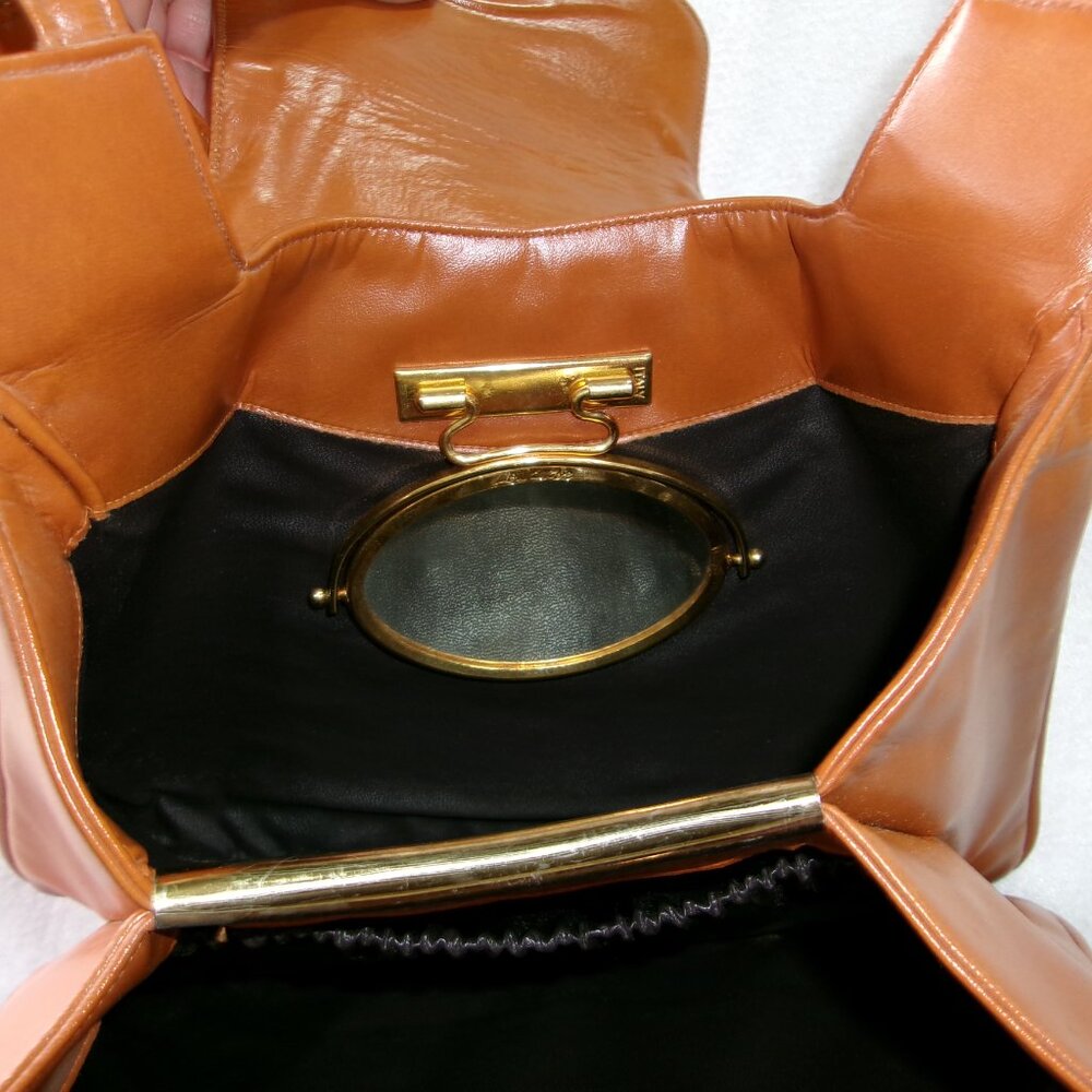 Vintage 1970s Lou Taylor Italy Caramel Brown‎ Shoulder Bag Purse Cosmetic Mirror - Picture 3 of 4